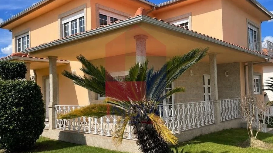 Moradia T4 para Venda em Vila Verde e Barbudo