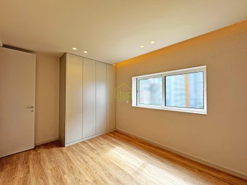 Apartamento T3 para Venda em Póvoa de Varzim, Beiriz e Argivai