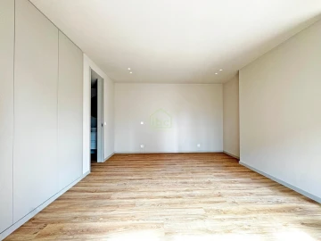 Apartamento T3 para Venda em Póvoa de Varzim, Beiriz e Argivai