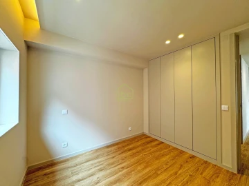 Apartamento T3 para Venda em Póvoa de Varzim, Beiriz e Argivai