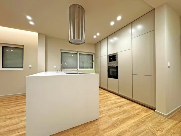Apartamento T3 para Venda em Póvoa de Varzim, Beiriz e Argivai