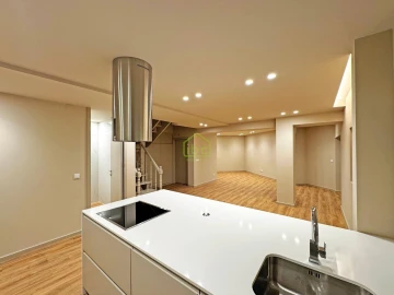 Apartamento T3 para Venda em Póvoa de Varzim, Beiriz e Argivai