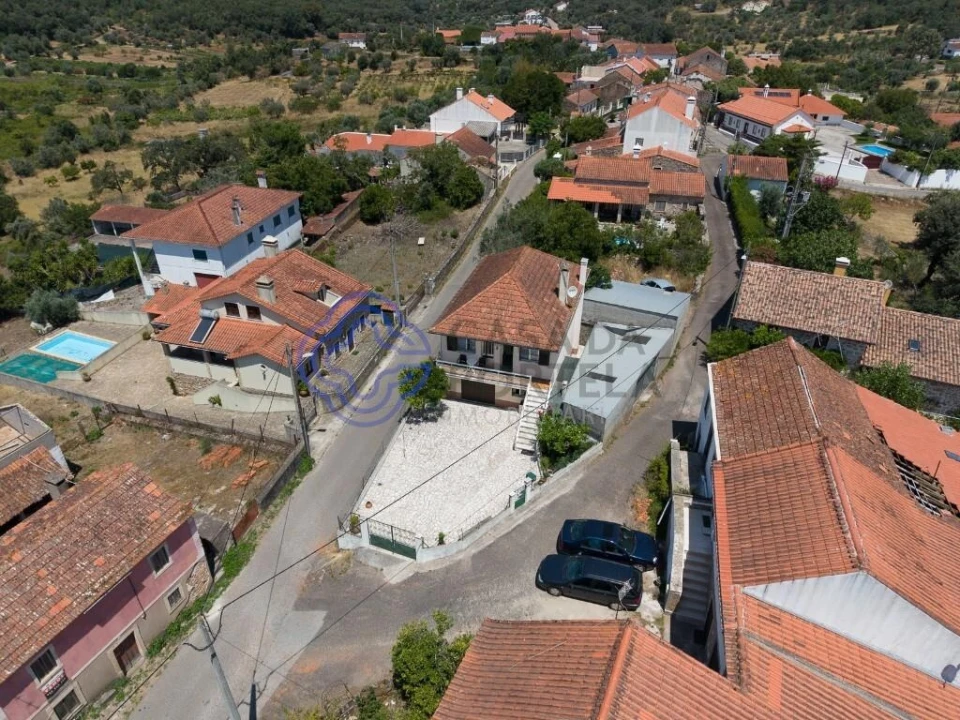 Moradia T2 para Venda em Chãos Foto 30