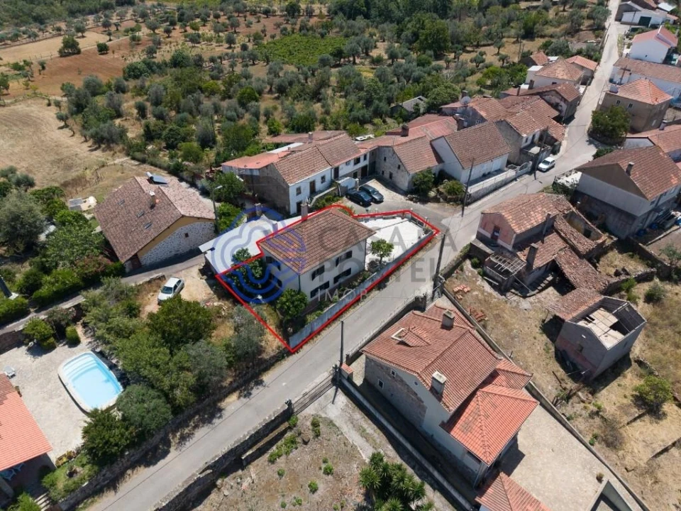 Moradia T2 para Venda em Chãos Foto 32