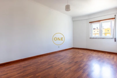 Apartamento T3 para Venda em Corroios