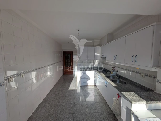 Apartamento T2 para Venda em Viseu Foto 5