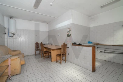 Armazém para Arrendamento em Serzedo e Perosinho