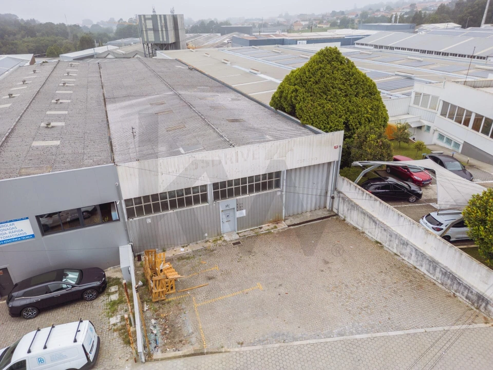 Armazém para Arrendamento em Serzedo e Perosinho Foto 21