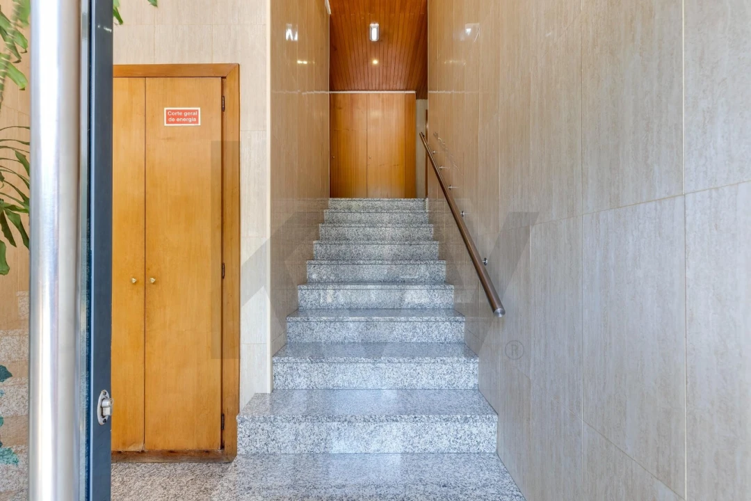 Apartamento T3 para Venda em Aguas Santas Foto 2