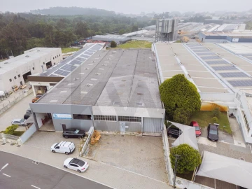 Armazém para Venda em Serzedo e Perosinho