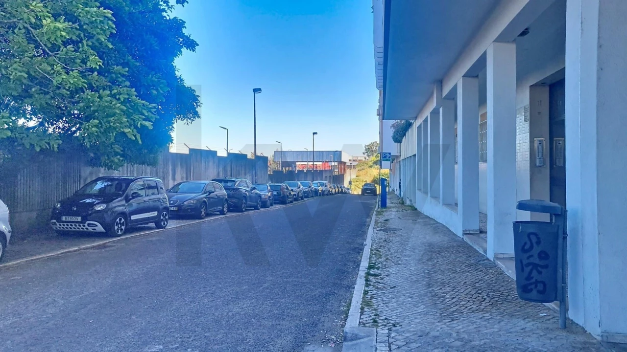 Apartamento T3 para Arrendamento em Lumiar Foto 37