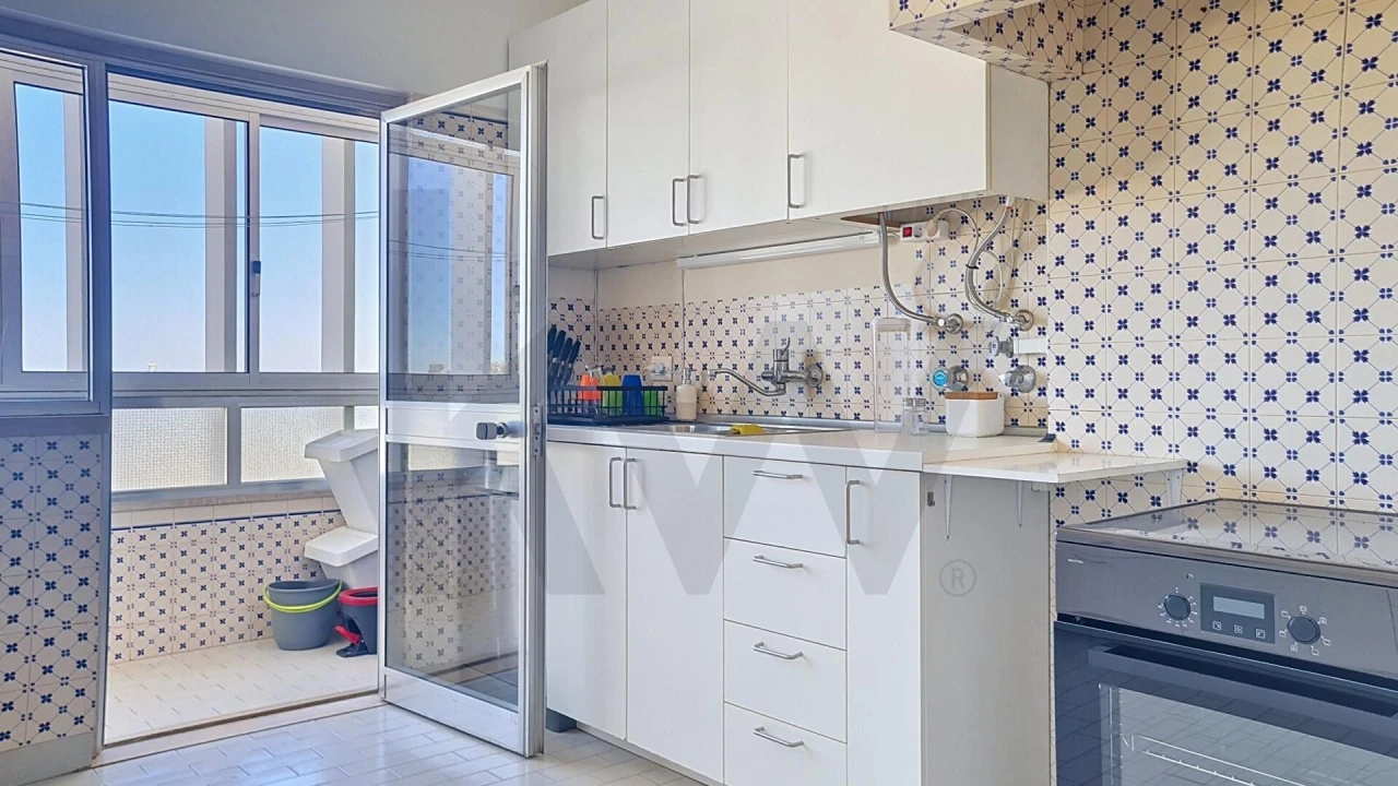 Apartamento T3 para Arrendamento em Lumiar Foto 17