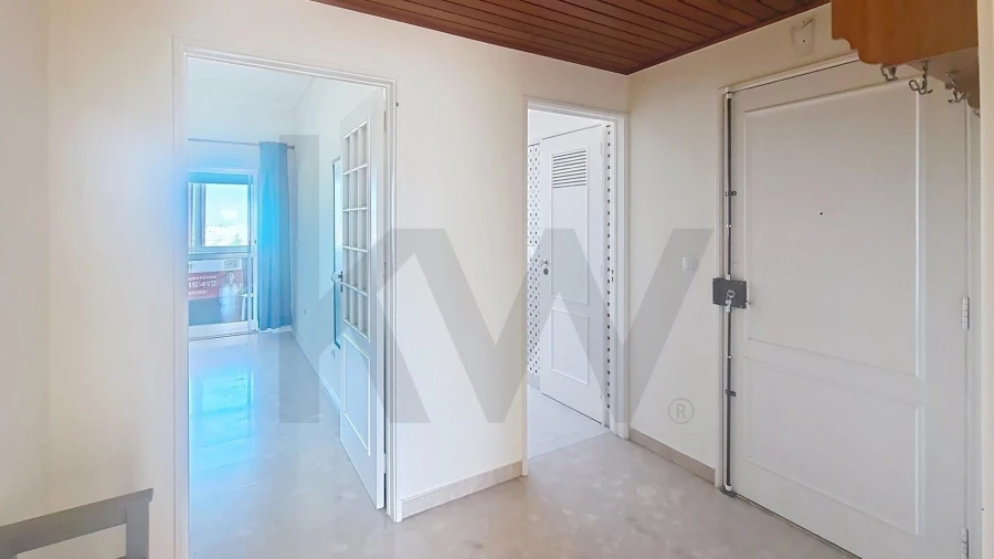 Apartamento T3 para Arrendamento em Lumiar Foto 3