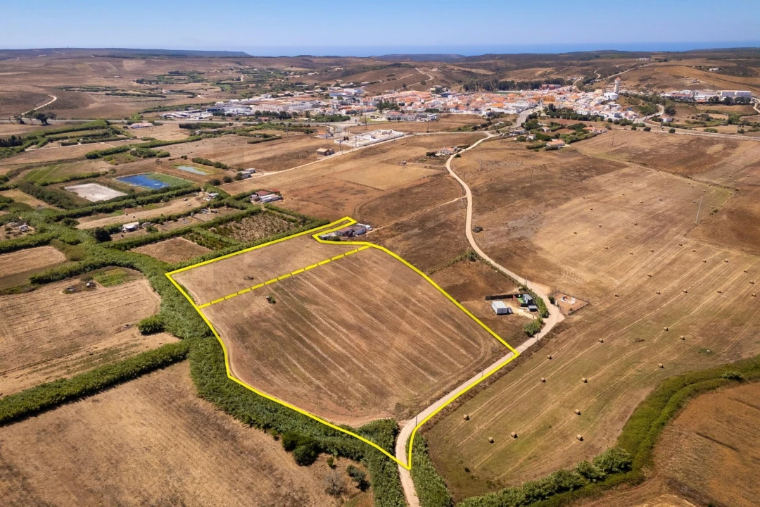 Terreno para Venda em Budens Foto 1