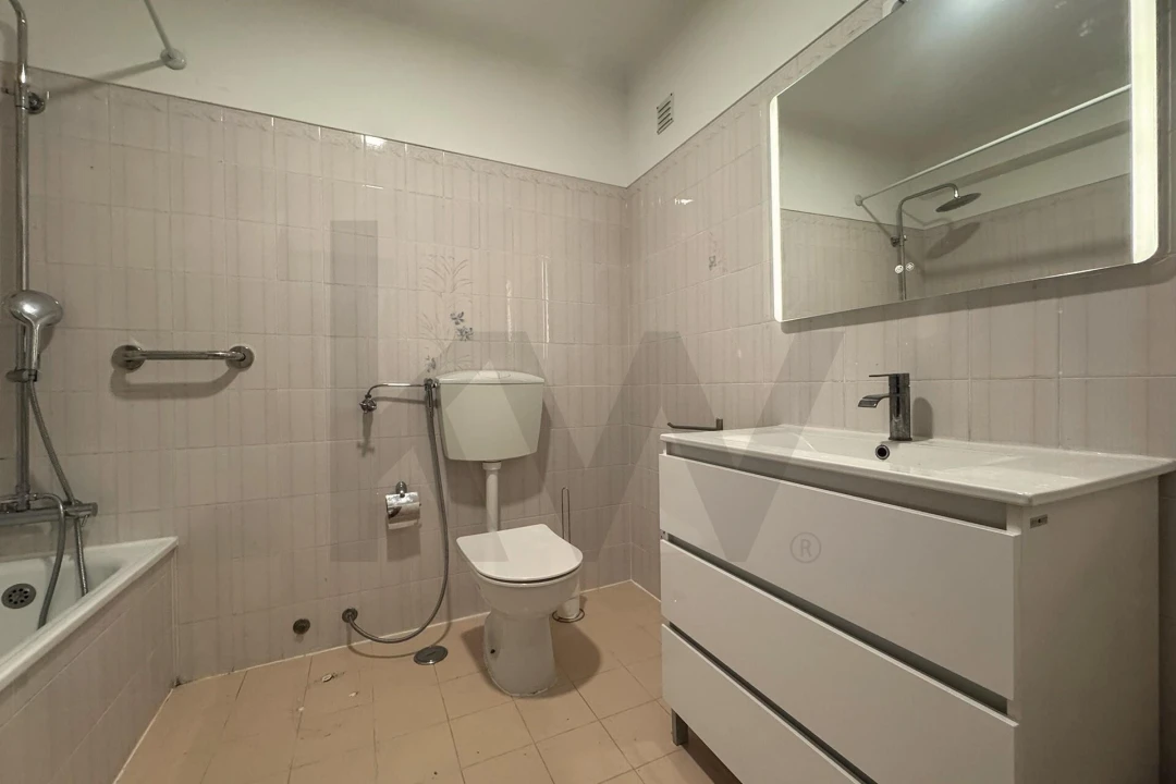 Apartamento T2 para Arrendamento em Algueirão-Mem Martins Foto 14