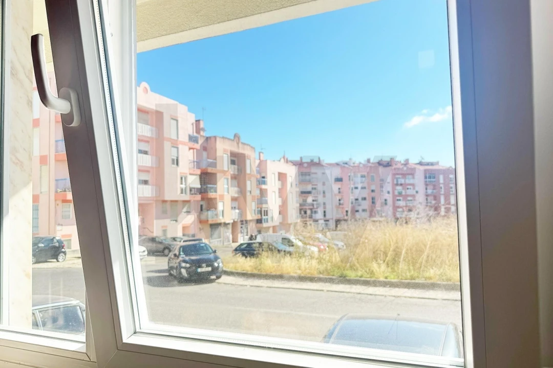 Apartamento T2 para Arrendamento em Algueirão-Mem Martins Foto 18