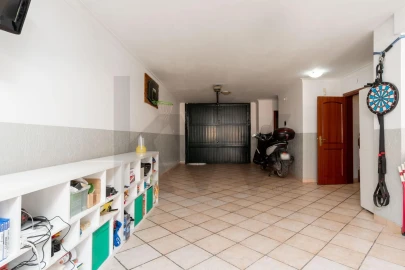 Moradia T4 para Venda em Charneca de Caparica e Sobreda
