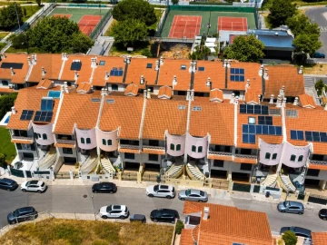 Moradia T4 para Venda em Charneca de Caparica e Sobreda
