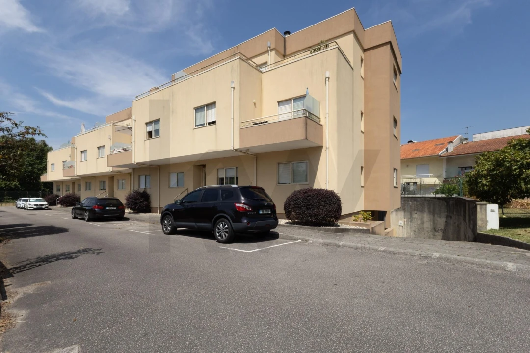 Apartamento T2 para Venda em Oliveira do Douro Foto 2