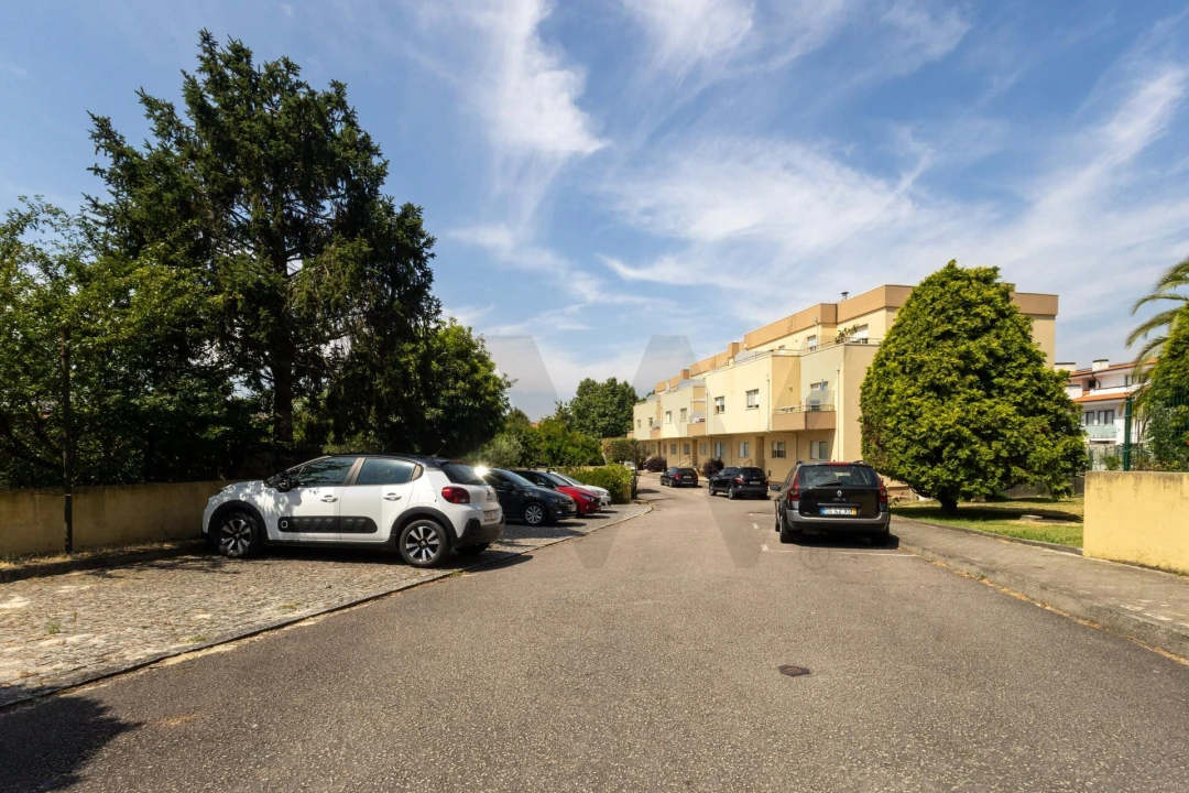Apartamento T2 para Venda em Oliveira do Douro Foto 4