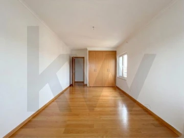 Apartamento T4 para Venda em Ajuda
