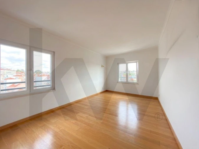 Apartamento T4 para Venda em Ajuda Foto 13