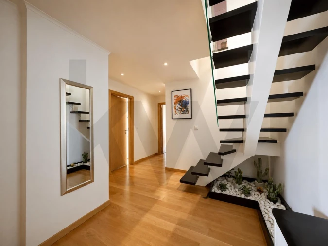 Apartamento T4 para Venda em Ajuda Foto 2