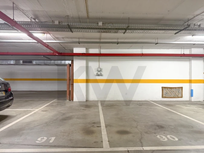 Apartamento T4 para Venda em Ajuda Foto 22