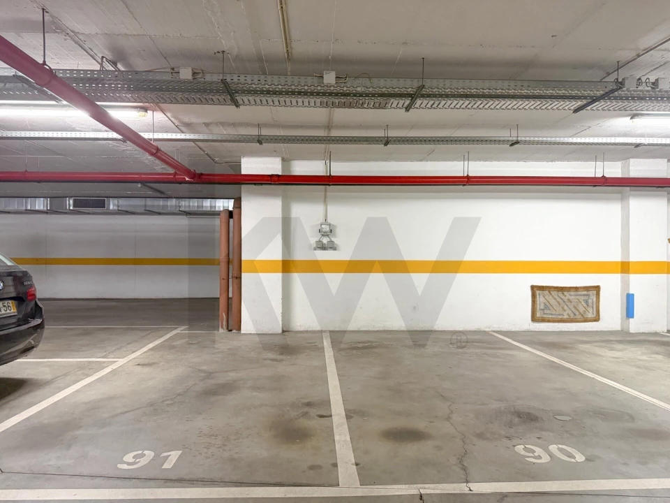 Apartamento T4 para Venda em Ajuda Foto 22