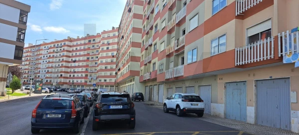 Garagem para Arrendamento em Cacém e São Marcos