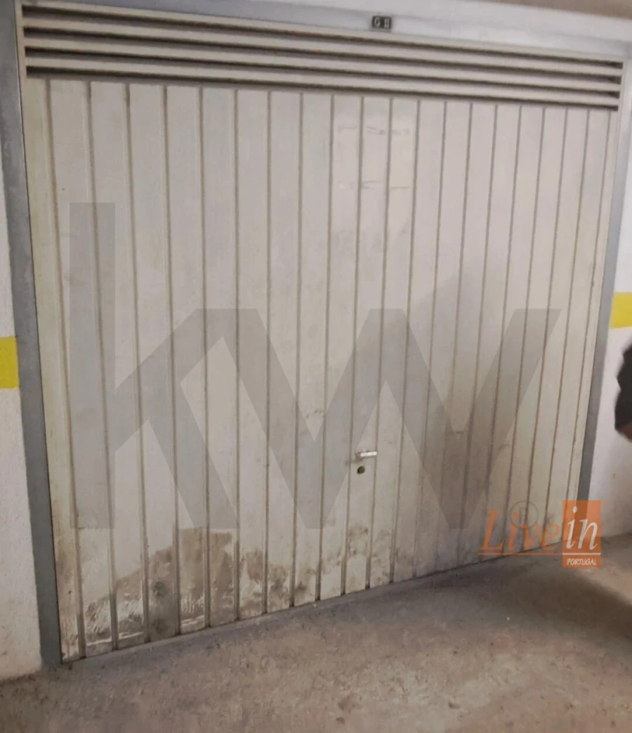 Garagem para Arrendamento em Rio de Mouro Foto 3
