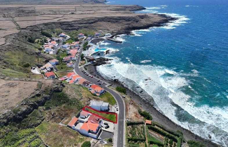 Terreno para Venda em Vila do Porto Foto 2