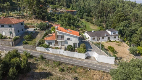 Moradia T3 para Venda em Santo Tirso, Couto (Santa Cristina e São Miguel) e Burgães