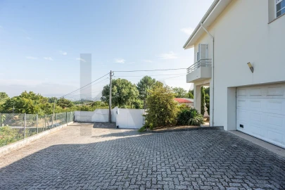 Moradia T3 para Venda em Santo Tirso, Couto (Santa Cristina e São Miguel) e Burgães