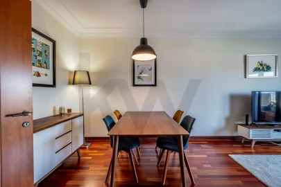 Apartamento T3 para Venda em Santo António dos Cavaleiros e Frielas
