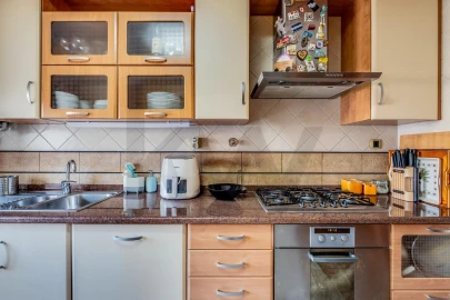 Apartamento T3 para Venda em Santo António dos Cavaleiros e Frielas