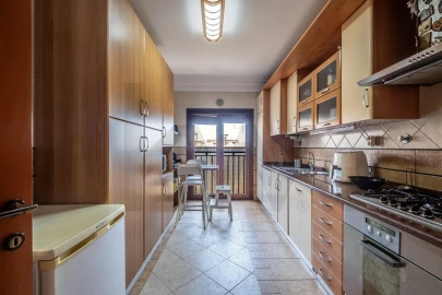 Apartamento T3 para Venda em Santo António dos Cavaleiros e Frielas