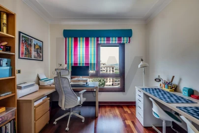 Apartamento T3 para Venda em Santo António dos Cavaleiros e Frielas