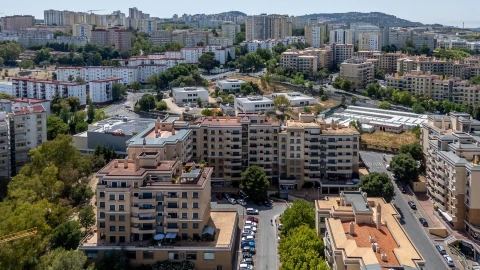 Apartamento T3 para Venda em Santo António dos Cavaleiros e Frielas