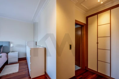 Apartamento T3 para Venda em Santo António dos Cavaleiros e Frielas