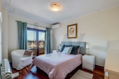 Apartamento T3 para Venda em Santo António dos Cavaleiros e Frielas
