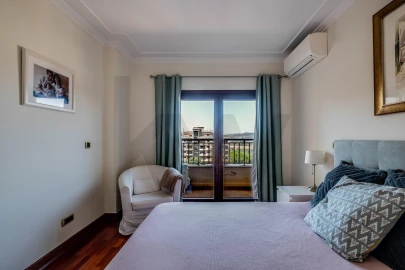 Apartamento T3 para Venda em Santo António dos Cavaleiros e Frielas