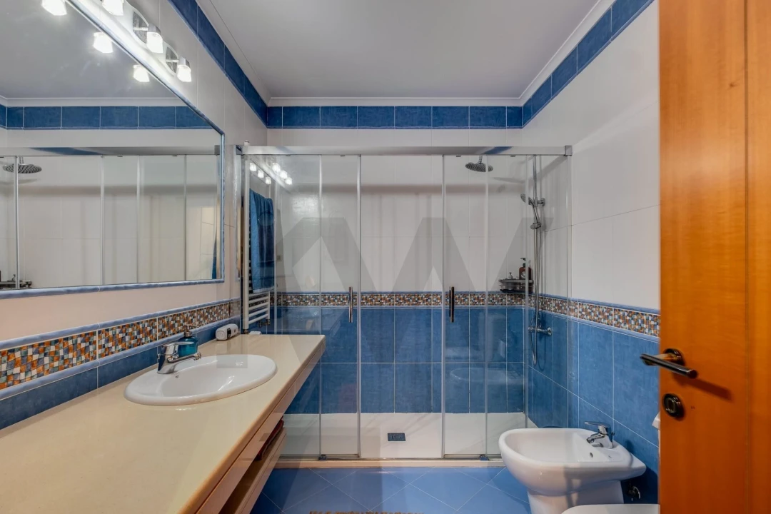 Apartamento T3 para Venda em Santo António dos Cavaleiros e Frielas Foto 22