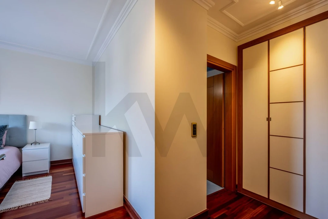 Apartamento T3 para Venda em Santo António dos Cavaleiros e Frielas Foto 24