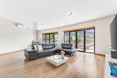 Apartamento T3 para Venda em Funchal (São Pedro)