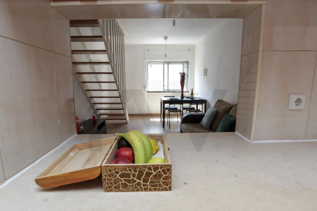 Apartamento T2 para Venda em Benfica Foto 2
