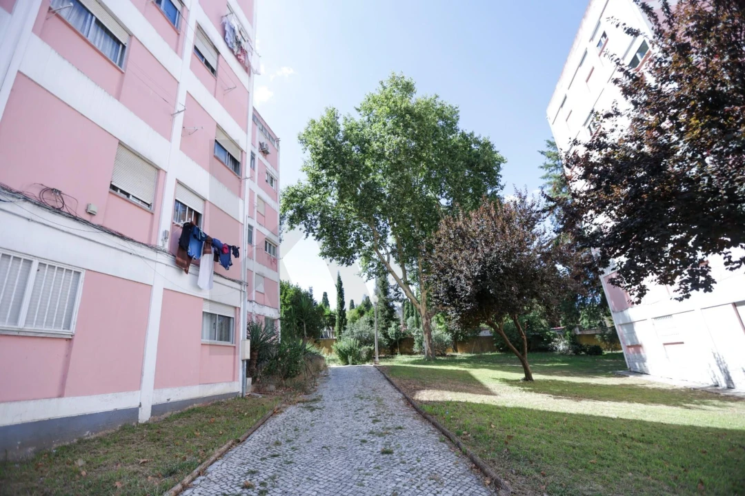 Apartamento T2 para Venda em Benfica Foto 33
