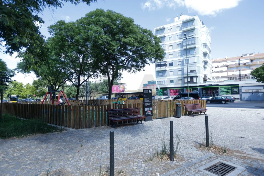 Apartamento T2 para Venda em Benfica Foto 38