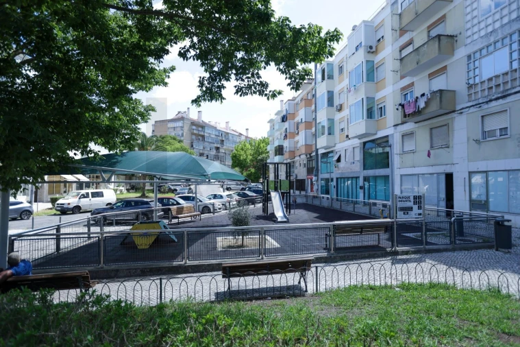 Apartamento T2 para Venda em Benfica Foto 34