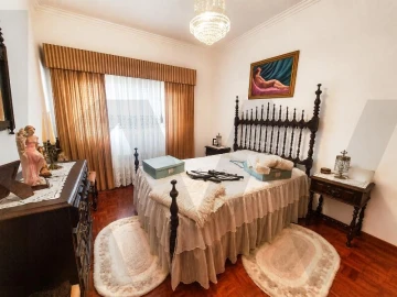 Moradia T3 para Venda em Igreja Nova e Cheleiros